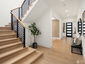 8016 Fairway Drive NE, Seattle WA 98115