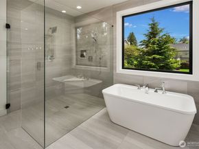 8016 Fairway Drive NE, Seattle WA 98115