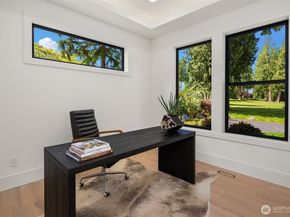 8016 Fairway Drive NE, Seattle WA 98115