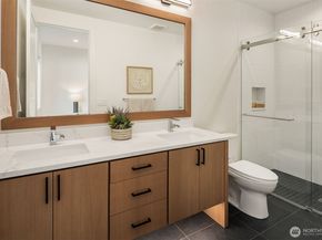 8016 Fairway Drive NE, Seattle WA 98115