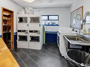 2143 N Northlake Way 11, Seattle WA 98103