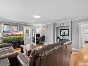 4240 S Rose Street, Seattle WA 98118