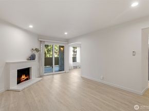 10508 NE 32nd Place G102, Bellevue WA 98004