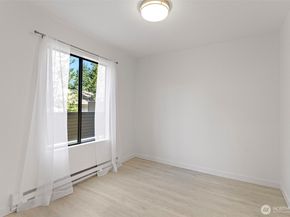 10508 NE 32nd Place G102, Bellevue WA 98004