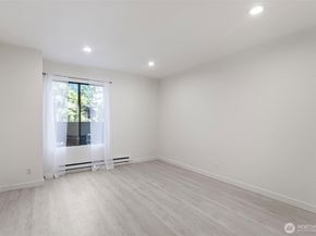 10508 NE 32nd Place G102, Bellevue WA 98004