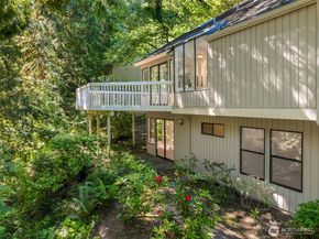 2815 NW Pine Cone Drive, Issaquah WA 98027