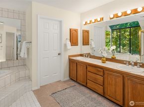 2815 NW Pine Cone Drive, Issaquah WA 98027