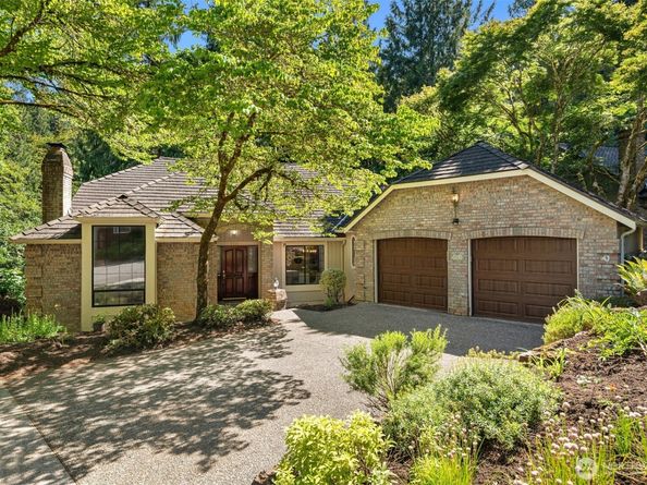 2815 NW Pine Cone Drive, Issaquah WA 98027