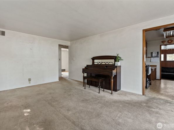 16639 35th Avenue S, SeaTac WA 98188