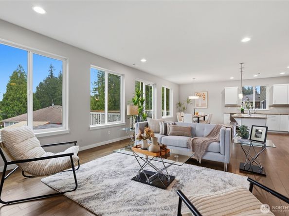 19217 8th Avenue W, Lynnwood WA 98036