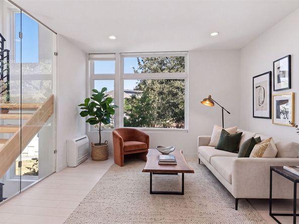 710 14th Avenue C, Seattle WA 98122