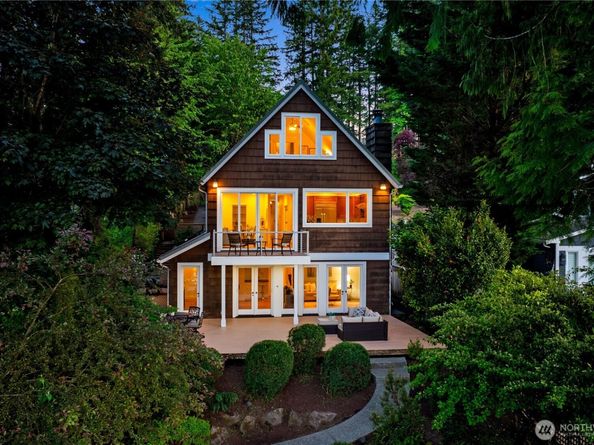 2057 E Beaver Lake Drive SE, Sammamish WA 98075