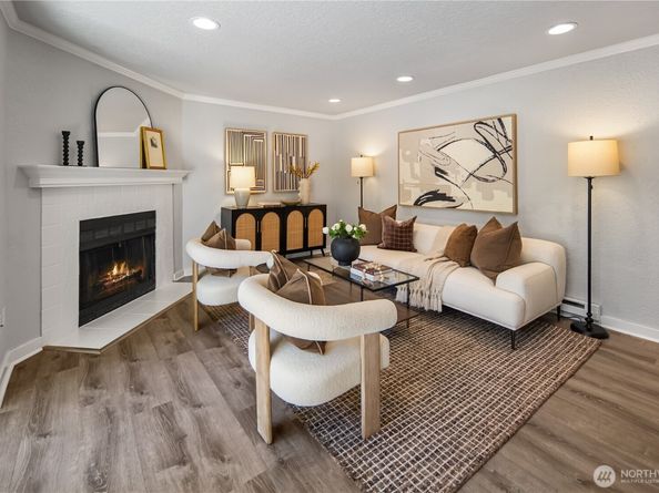 12020 100th Avenue NE M103, Kirkland WA 98034