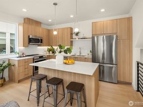 10829 11th Avenue NE, Seattle WA 98125