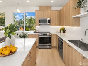 10829 11th Avenue NE, Seattle WA 98125