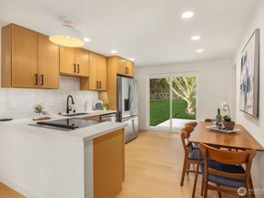14205 77th Avenue NE, Kirkland WA 98034