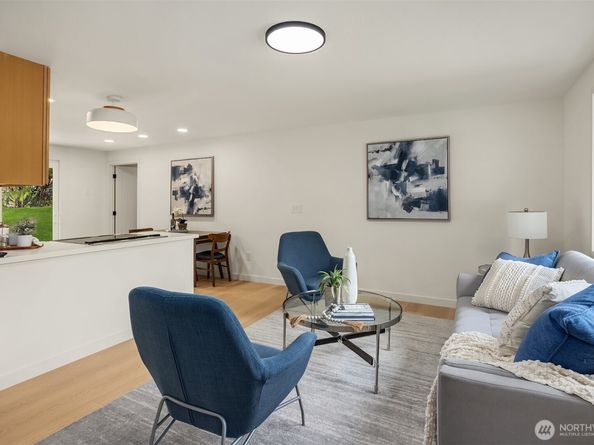 14205 77th Avenue NE, Kirkland WA 98034