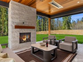 9473 Springwood Avenue NE, Bainbridge Island WA 98110