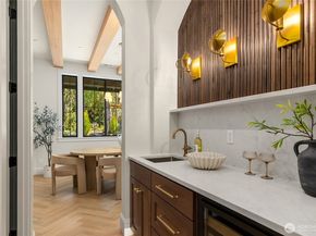 9473 Springwood Avenue NE, Bainbridge Island WA 98110
