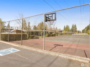 12211 SE 59th Street 61, Bellevue WA 98006