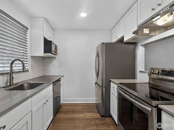 1040 S 320th Street 19, Federal Way WA 98003