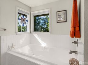 930 51st Street SE, Auburn WA 98092