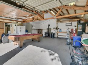 516 6th Ave S, Kent WA 98032