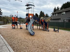 516 6th Ave S, Kent WA 98032