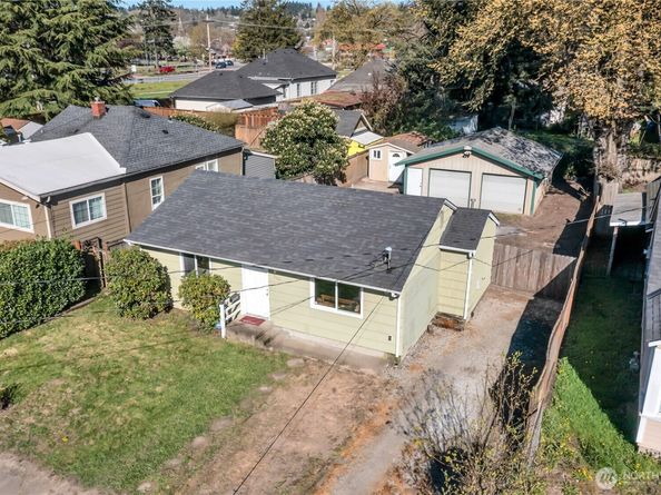 516 6th Ave S, Kent WA 98032