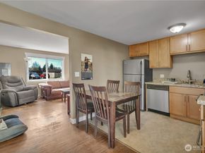 516 6th Ave S, Kent WA 98032
