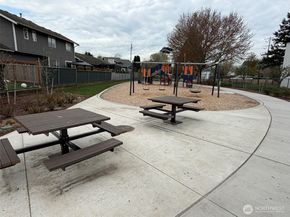 516 6th Ave S, Kent WA 98032