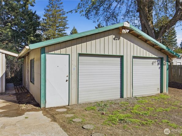 516 6th Ave S, Kent WA 98032