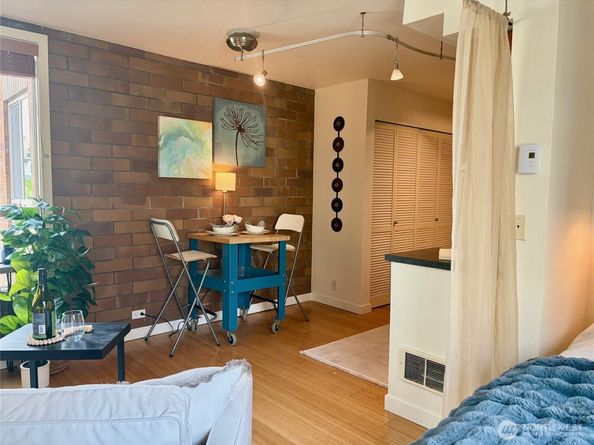 905 Cherry Street 306, Seattle WA 98104