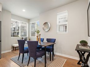 18829 67th Drive NE 6, Kenmore WA 98028
