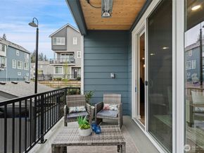 18829 67th Drive NE 6, Kenmore WA 98028