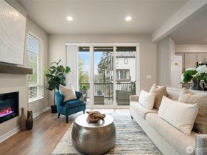 18829 67th Drive NE 6, Kenmore WA 98028