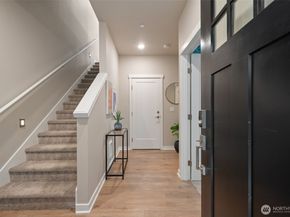 18829 67th Drive NE 6, Kenmore WA 98028