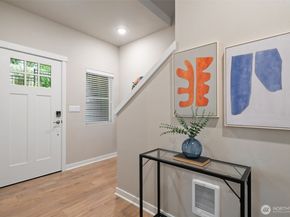 18829 67th Drive NE 6, Kenmore WA 98028