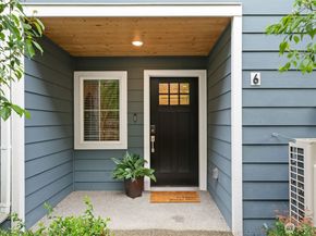 18829 67th Drive NE 6, Kenmore WA 98028