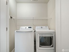 18829 67th Drive NE 6, Kenmore WA 98028