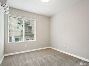 18829 67th Drive NE 6, Kenmore WA 98028