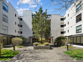 5025 California Avenue SW 402, Seattle WA 98136