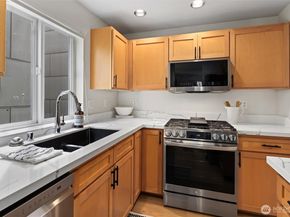 1548 NW 58th Street B, Seattle WA 98107