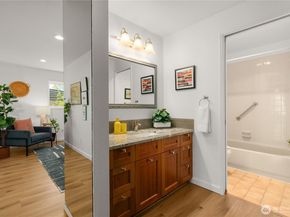 666 W Olympic Place 201, Seattle WA 98119