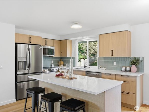 1204 E Laurel Street, Kent WA 98030