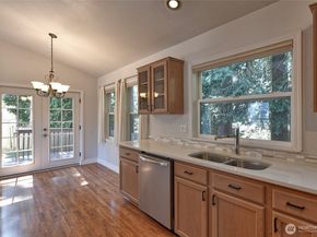 5726 East Drive, Everett WA 98203