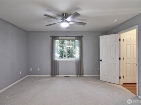 5726 East Drive, Everett WA 98203