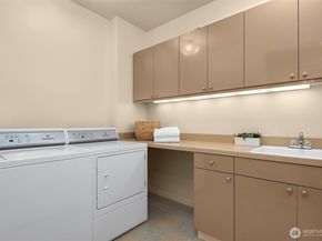 111 W Comstock Street 111, Seattle WA 98119