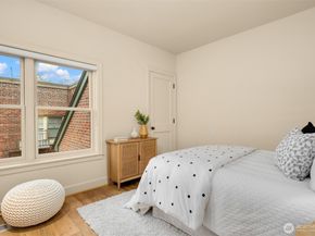 111 W Comstock Street 111, Seattle WA 98119