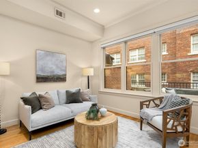 111 W Comstock Street 111, Seattle WA 98119
